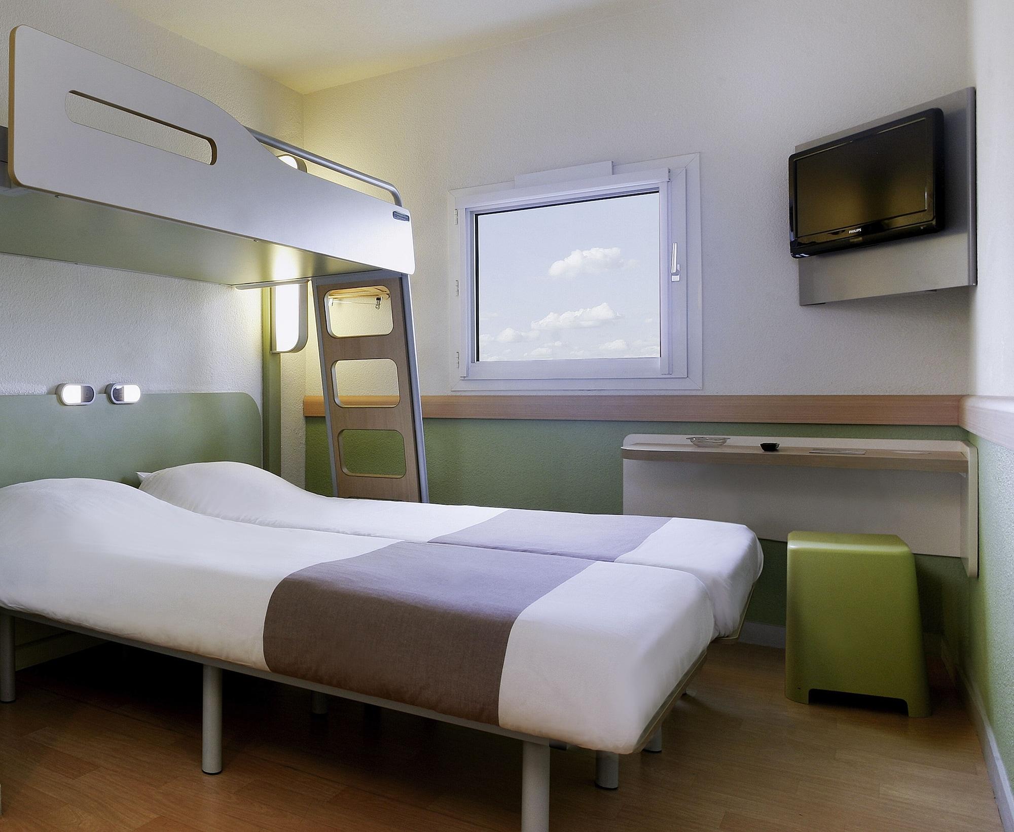 Ibis Budget Tours Nord Экстерьер фото