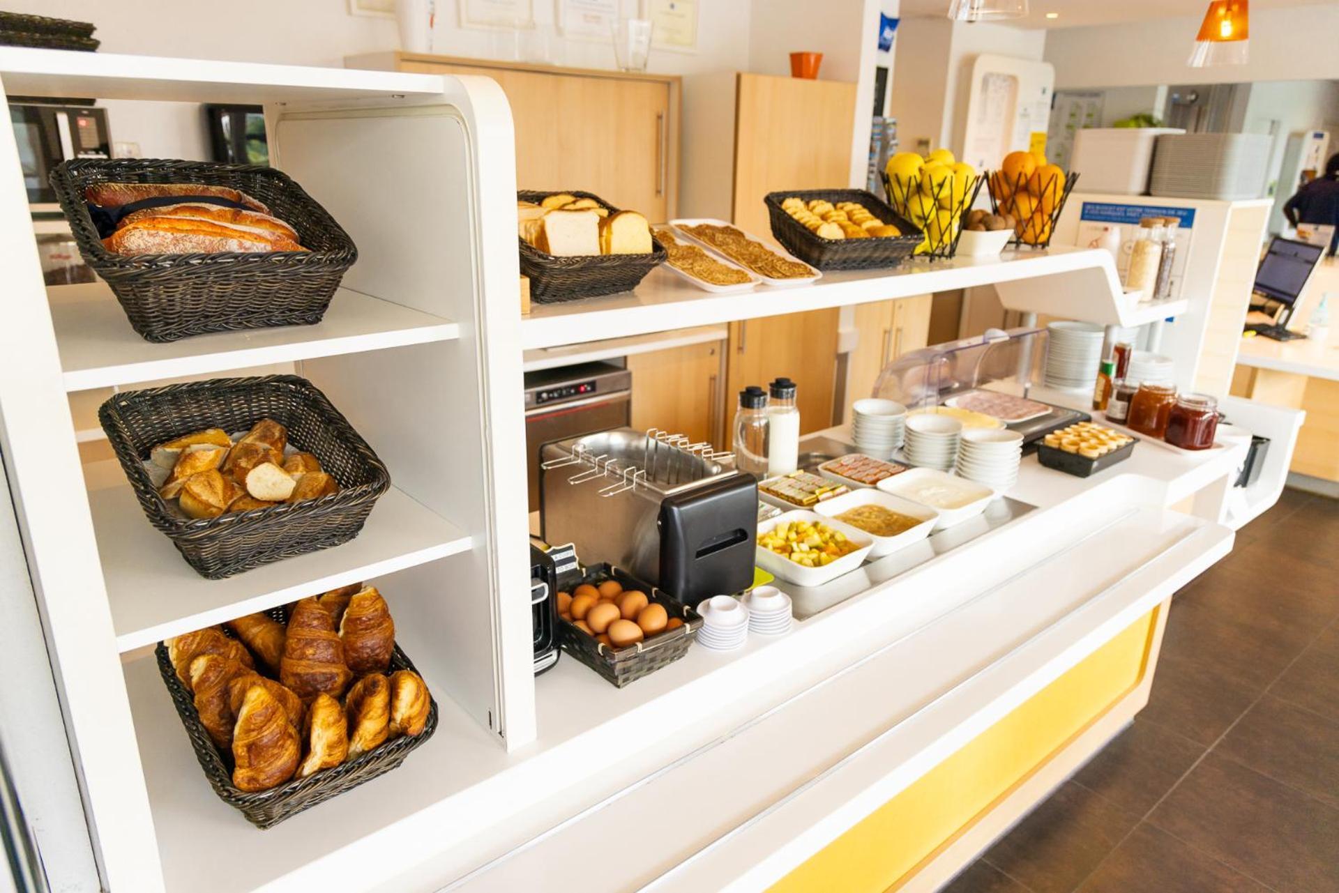 Ibis Budget Tours Nord Экстерьер фото