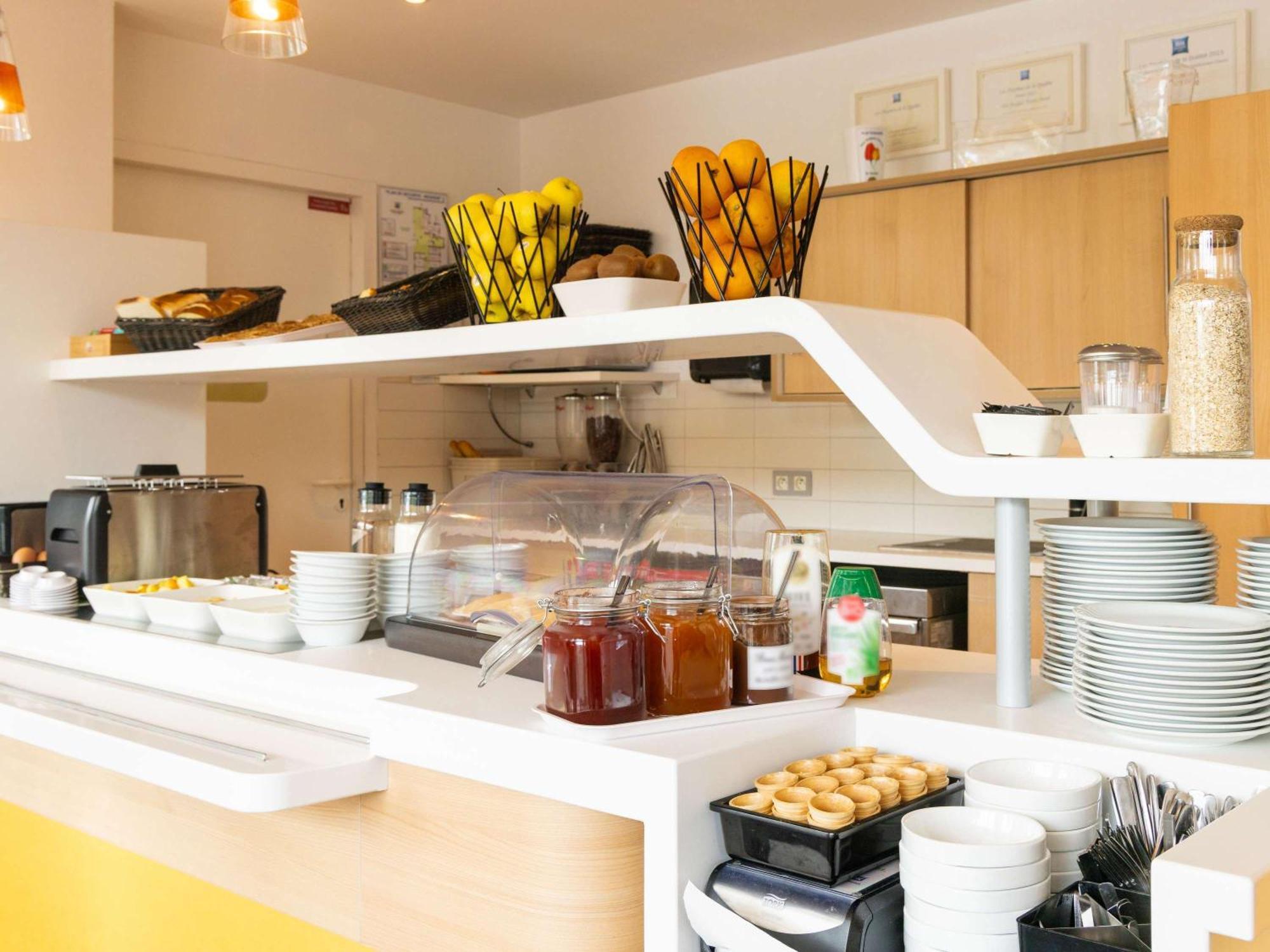 Ibis Budget Tours Nord Экстерьер фото