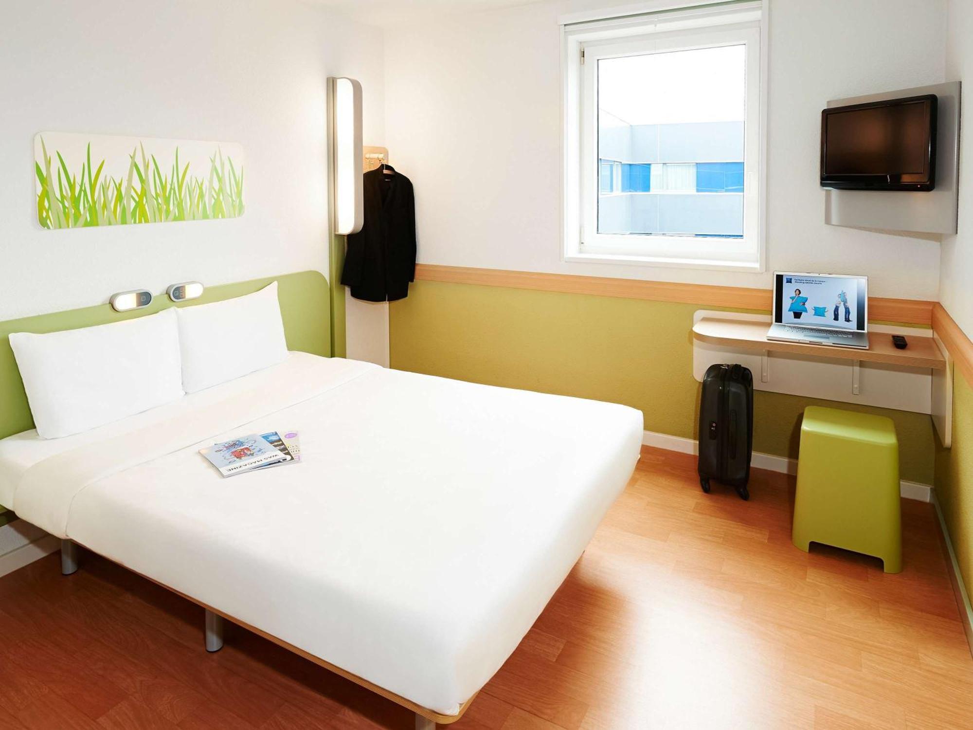 Ibis Budget Tours Nord Экстерьер фото